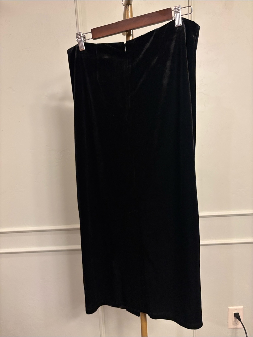 Astr Black Velvet Midi Slip Skirt A- Line MSRP $67 NWOT Lg - Picture 4 of 4